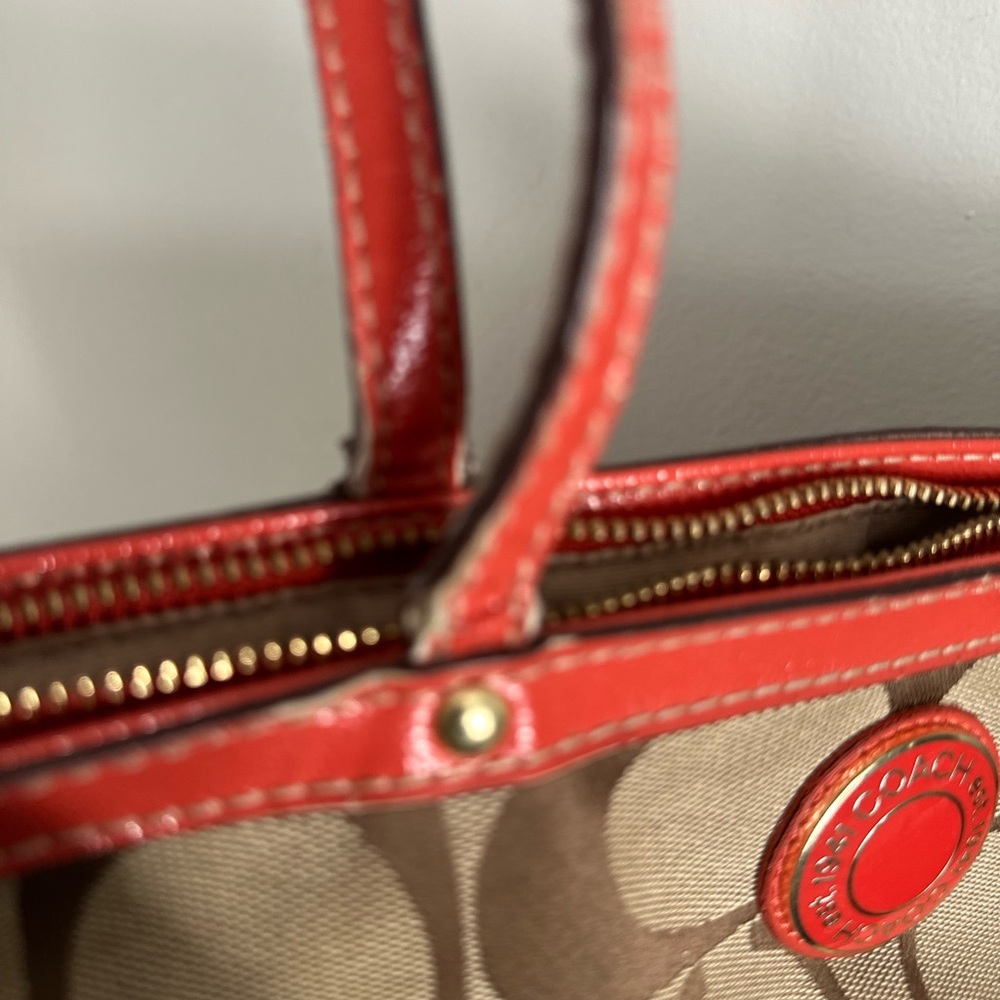 Used coach bag. - Picture 5 of 10